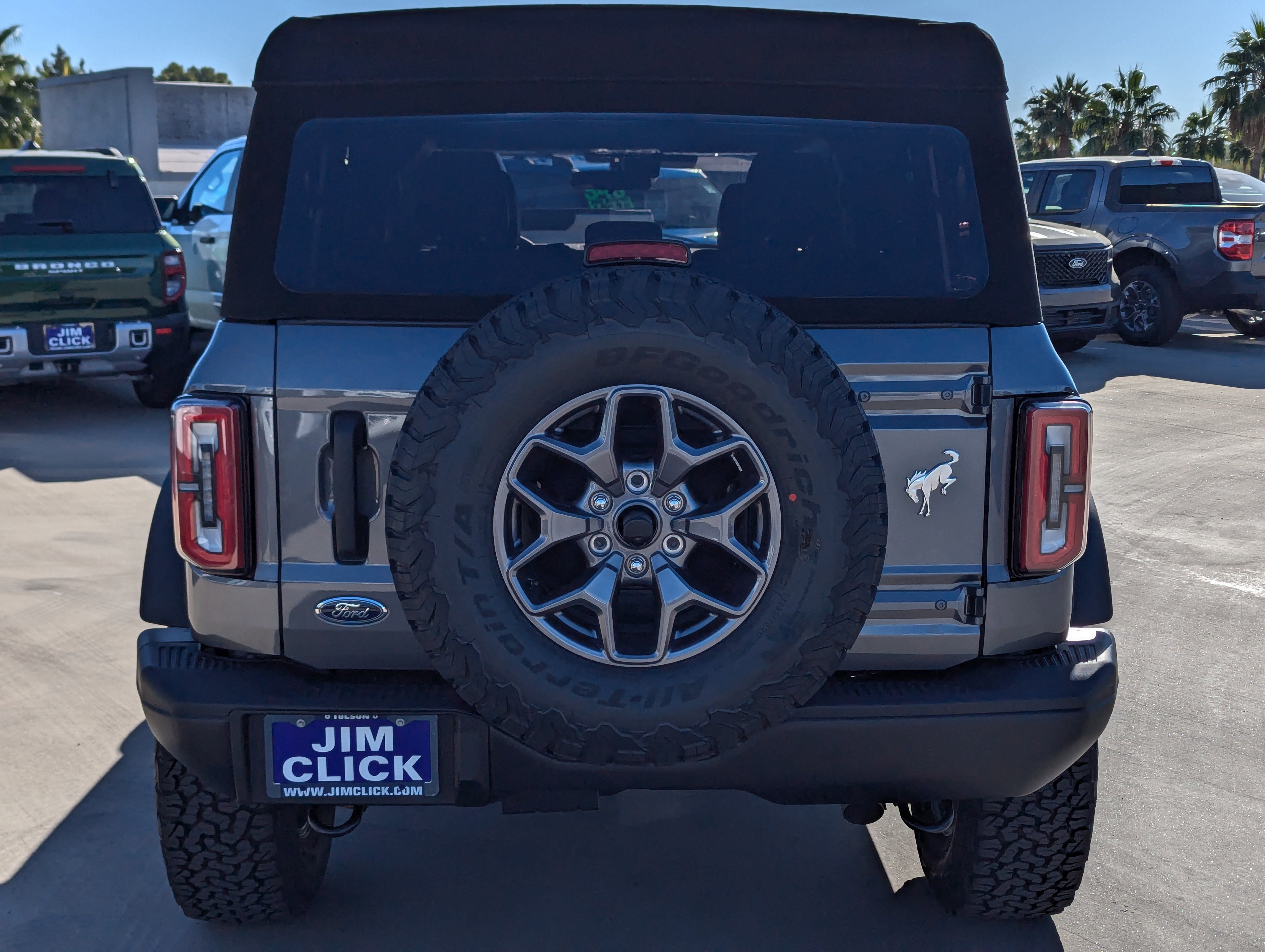 New 2025 Ford Bronco Badlands image 3