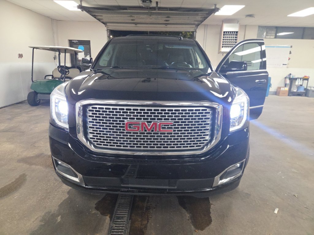 Used 2017 GMC Yukon Denali w/ Open Road Package AWD/4WD image 3