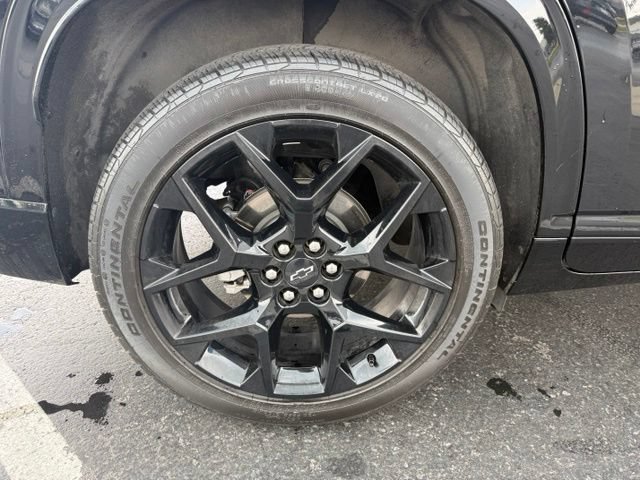 Used 2025 Chevrolet Traverse RS w/ LPO, Floor Liner Package FWD image 5