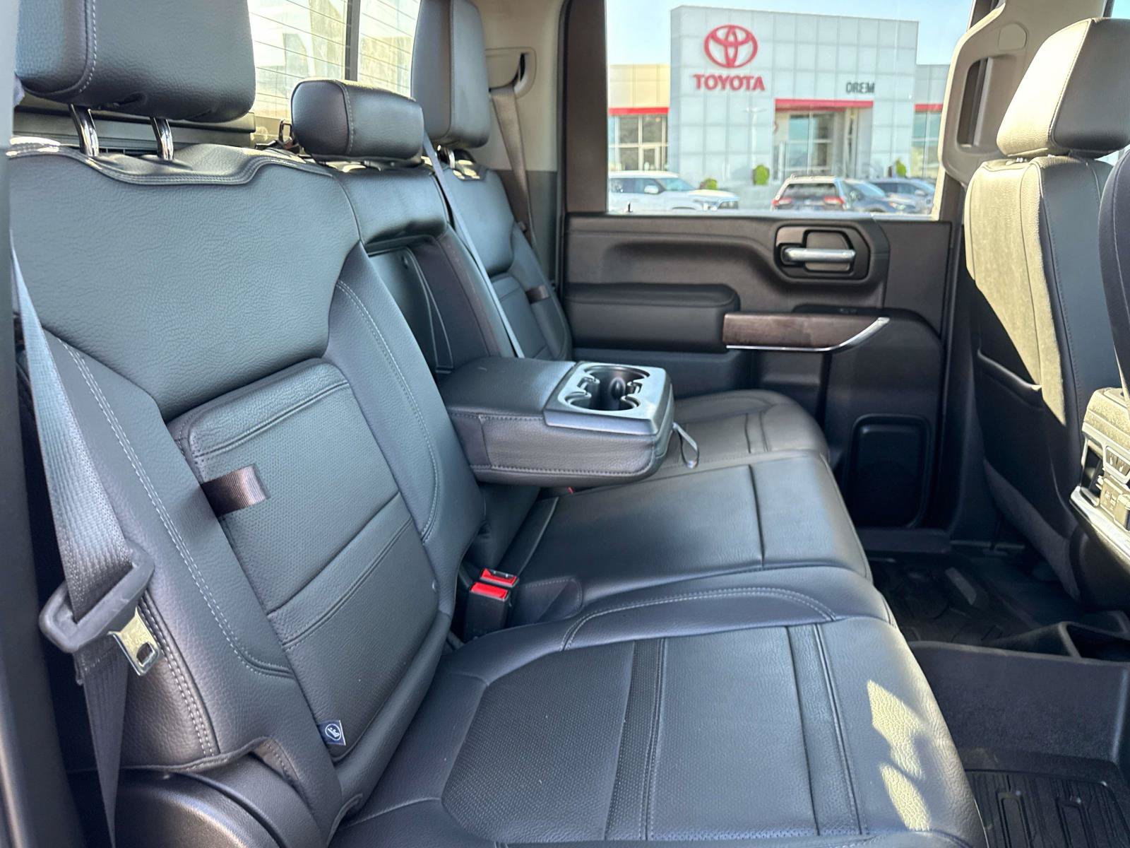 Used 2022 GMC Sierra 3500 Denali AWD/4WD image 18