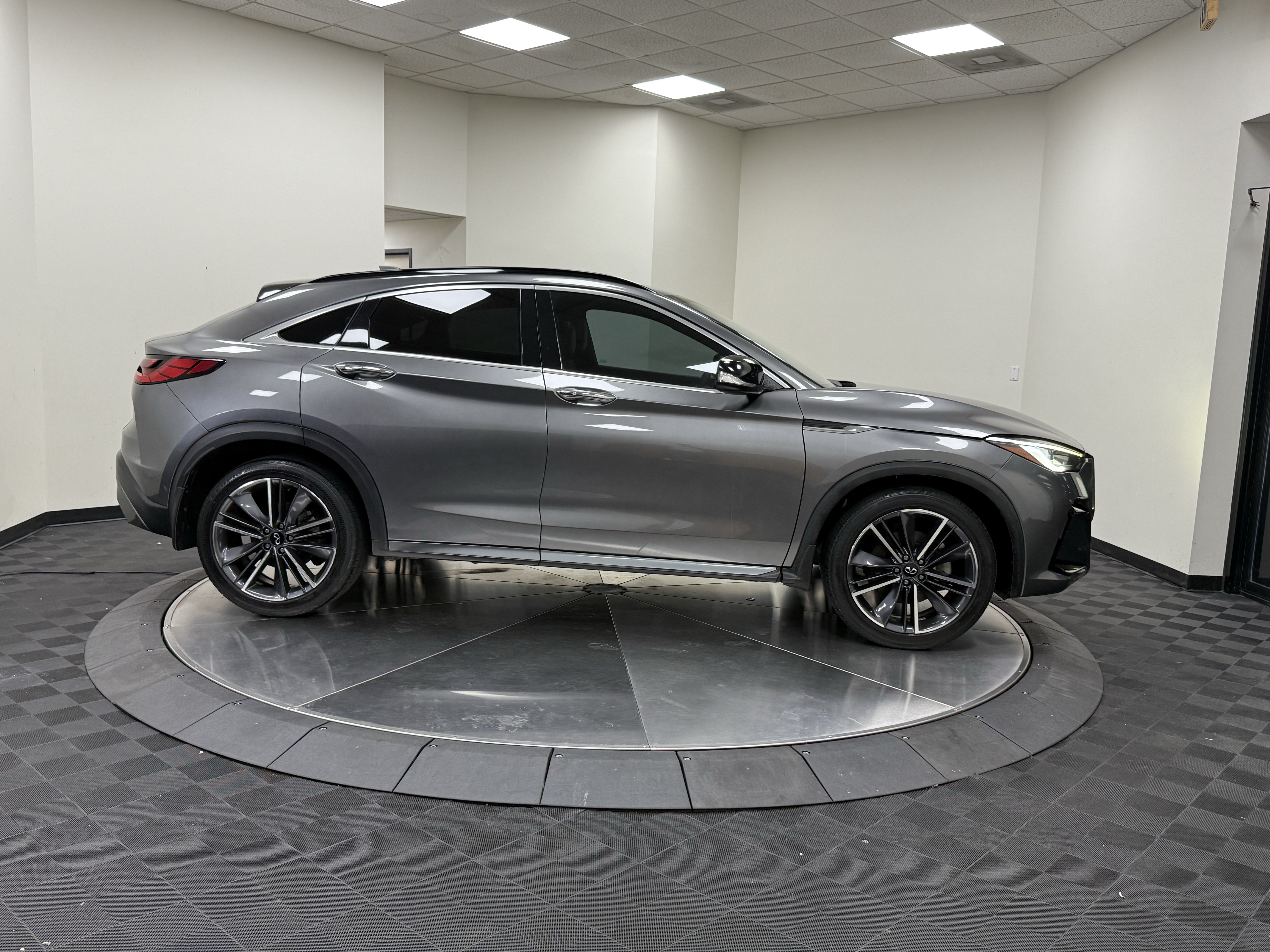 Certified 2023 INFINITI QX55 Luxe w/ Cargo Package AWD/4WD image 6