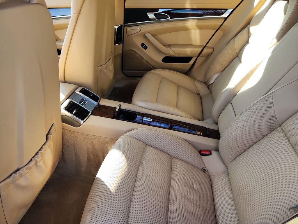 Used 2013 Porsche Panamera 4 Platinum Edition image 5