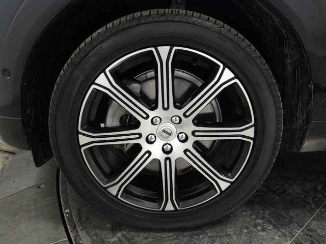 Used 2019 Volvo XC60 T8 Inscription image 13