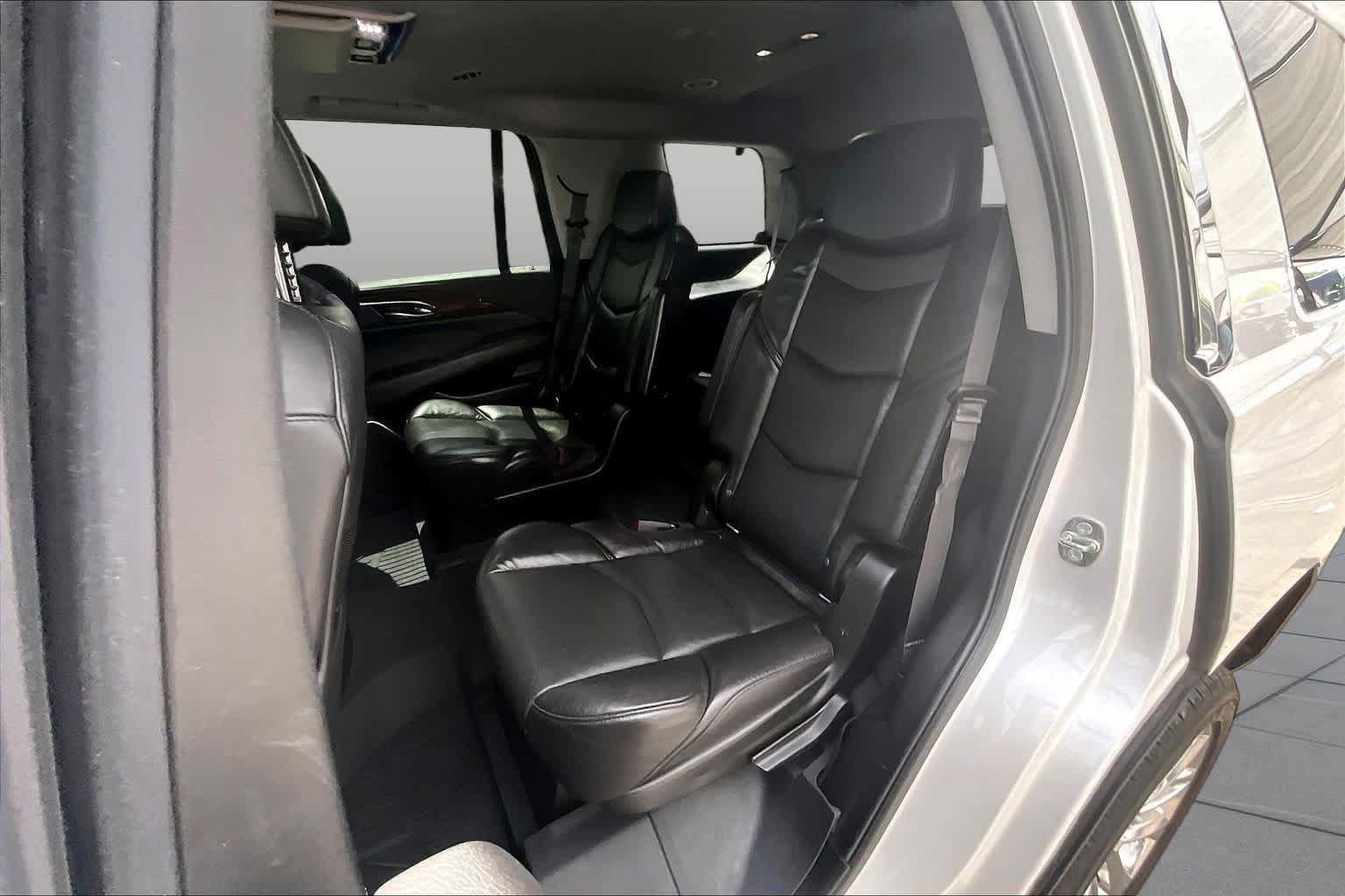 Used 2020 Cadillac Escalade Premium Luxury RWD image 20