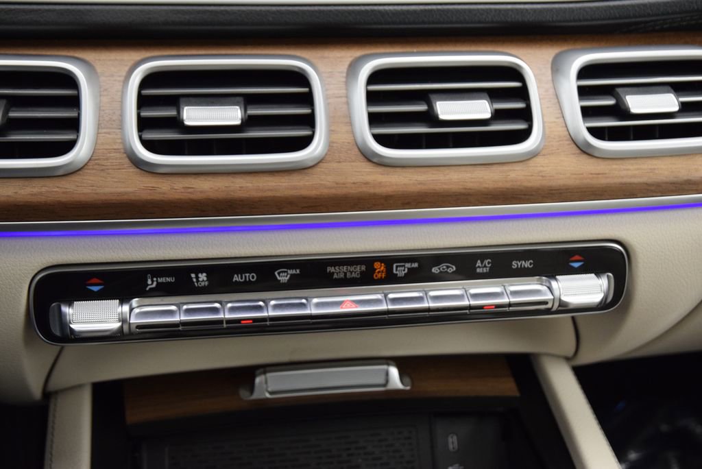 Used 2025 Mercedes-Benz GLS 450 4MATIC image 32