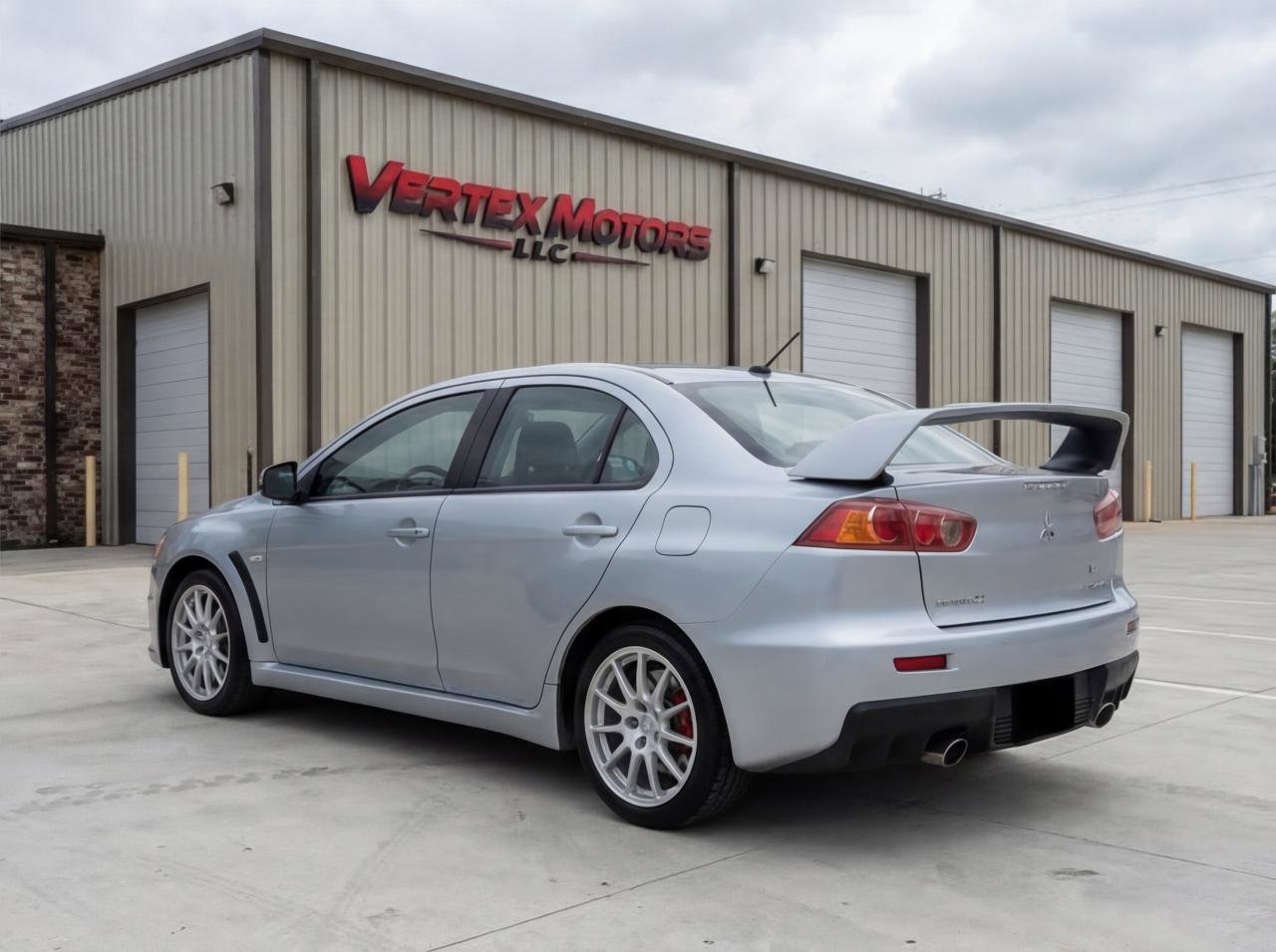 Used 2014 Mitsubishi Lancer Evolution GSR image 2