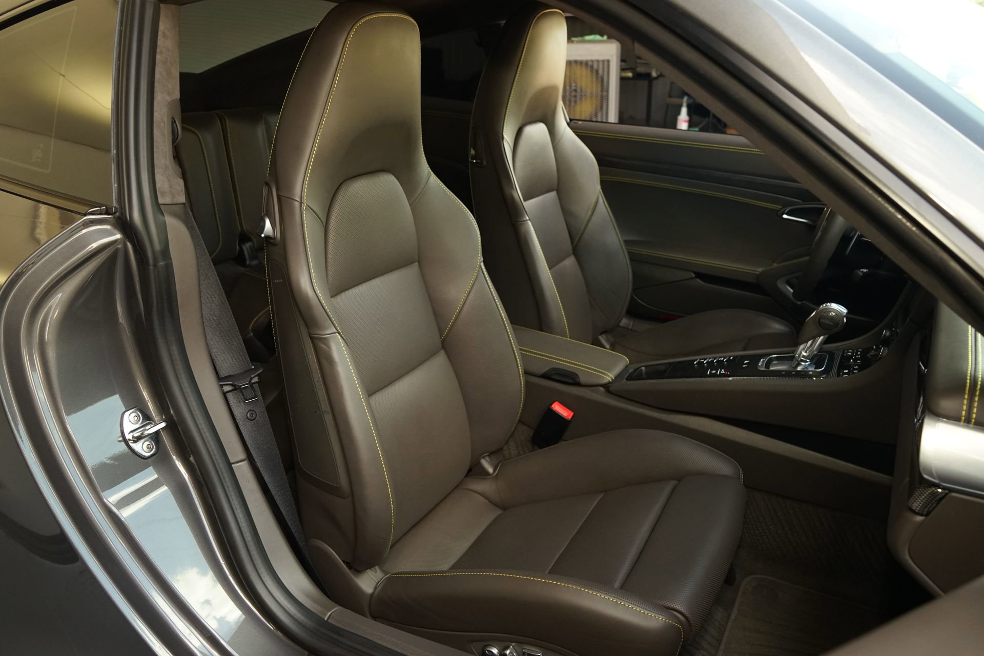 Used 2014 Porsche 911 Turbo S image 10