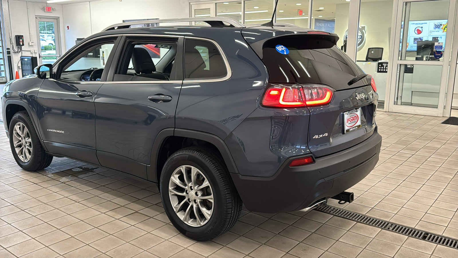 Used 2021 Jeep Cherokee Latitude Lux w/ Sun & Sound Group AWD/4WD image 7