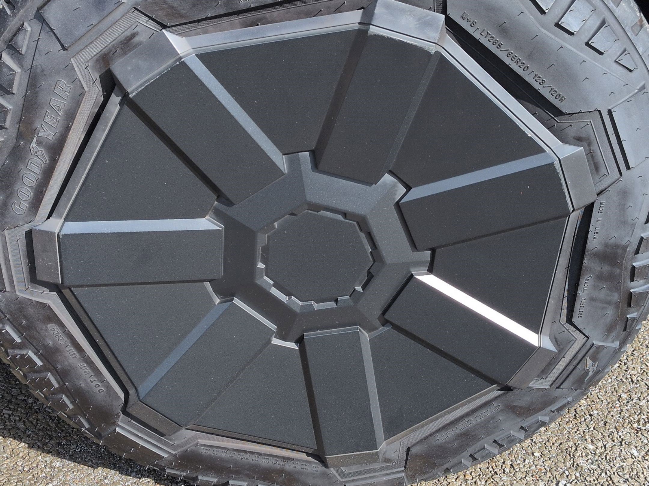 Used 2024 Tesla Cybertruck Cyberbeast AWD/4WD image 13