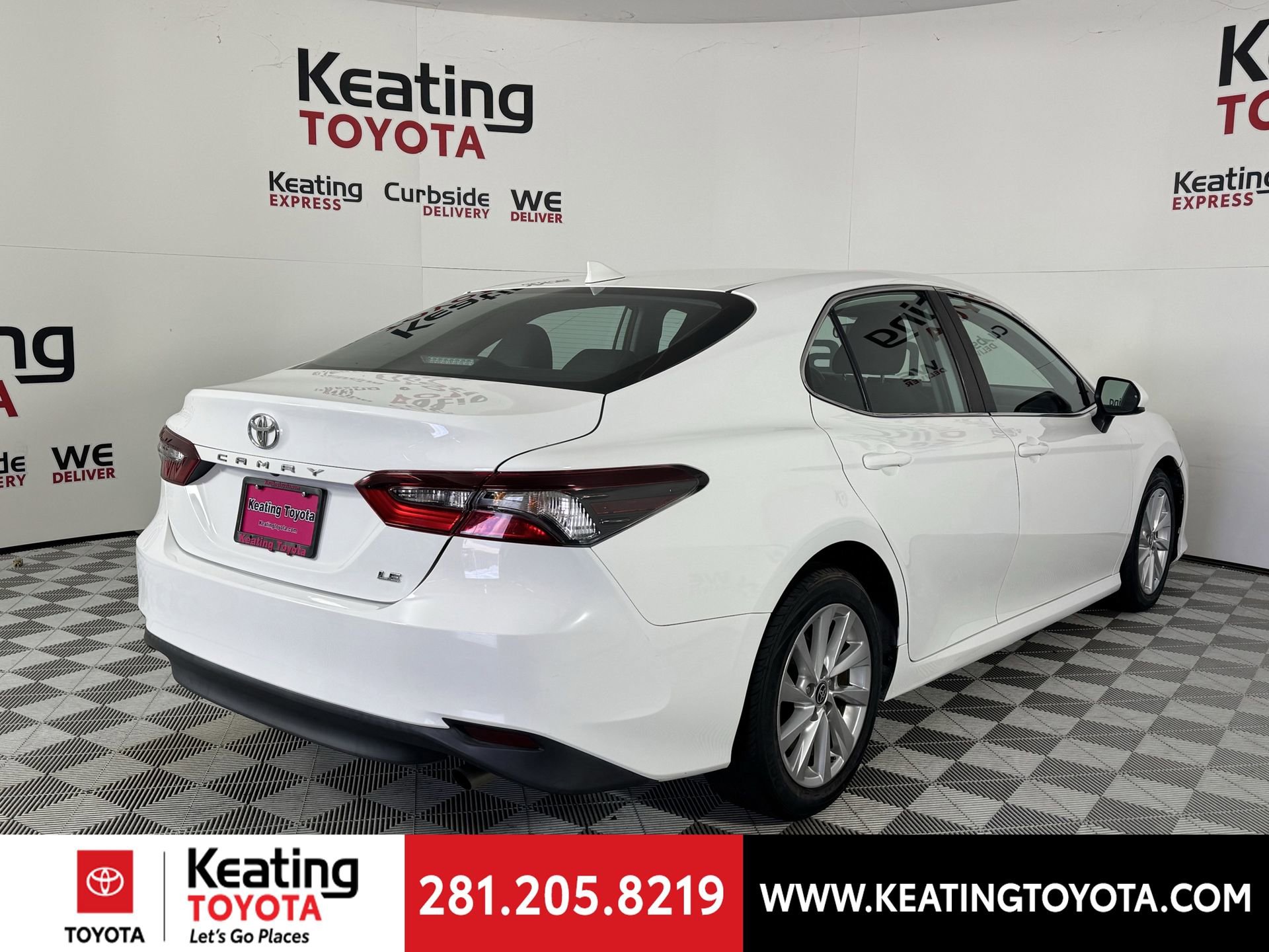 Used 2021 Toyota Camry LE image 5