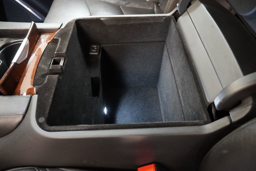 Used 2019 Cadillac Escalade ESV Luxury image 29