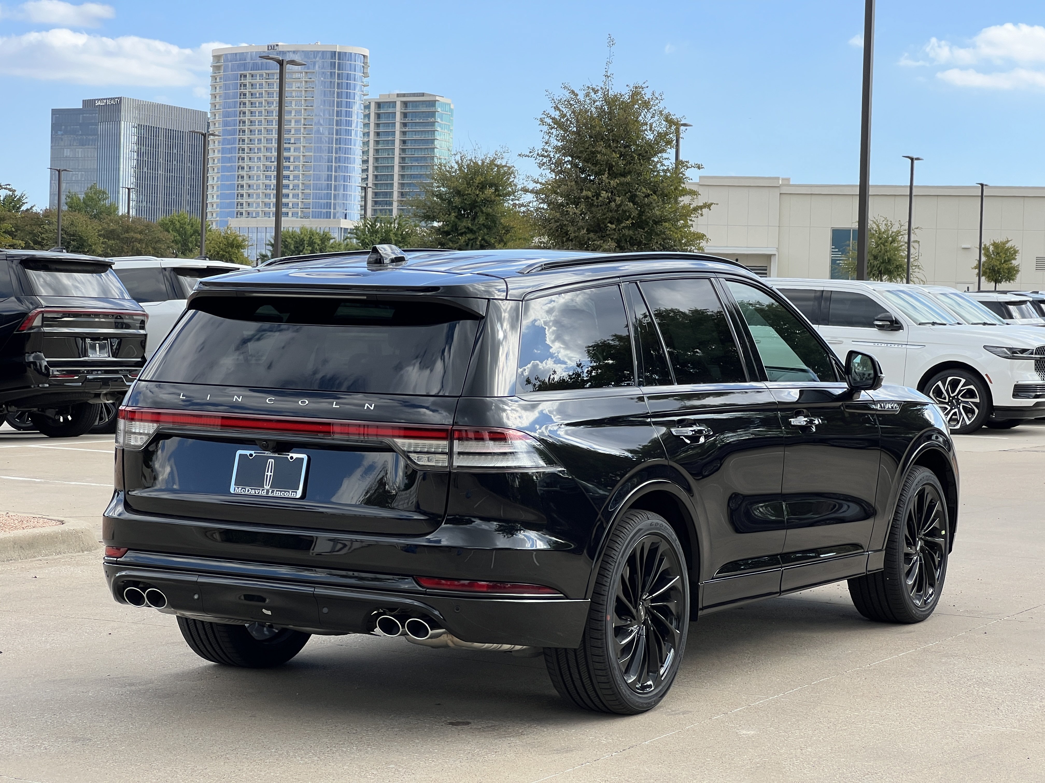 New 2027 Lincoln Aviator Reserve w/ Jet Appearance Package RWD image 9