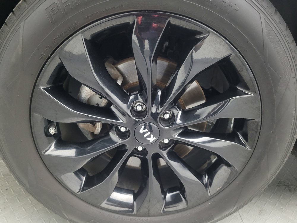 Used 2020 Kia Sorento S FWD image 31