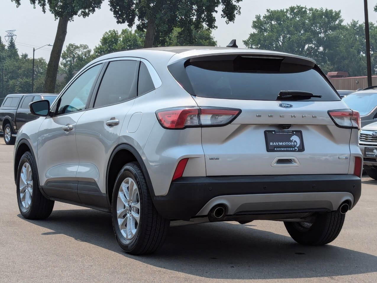 Used 2020 Ford Escape SE image 10