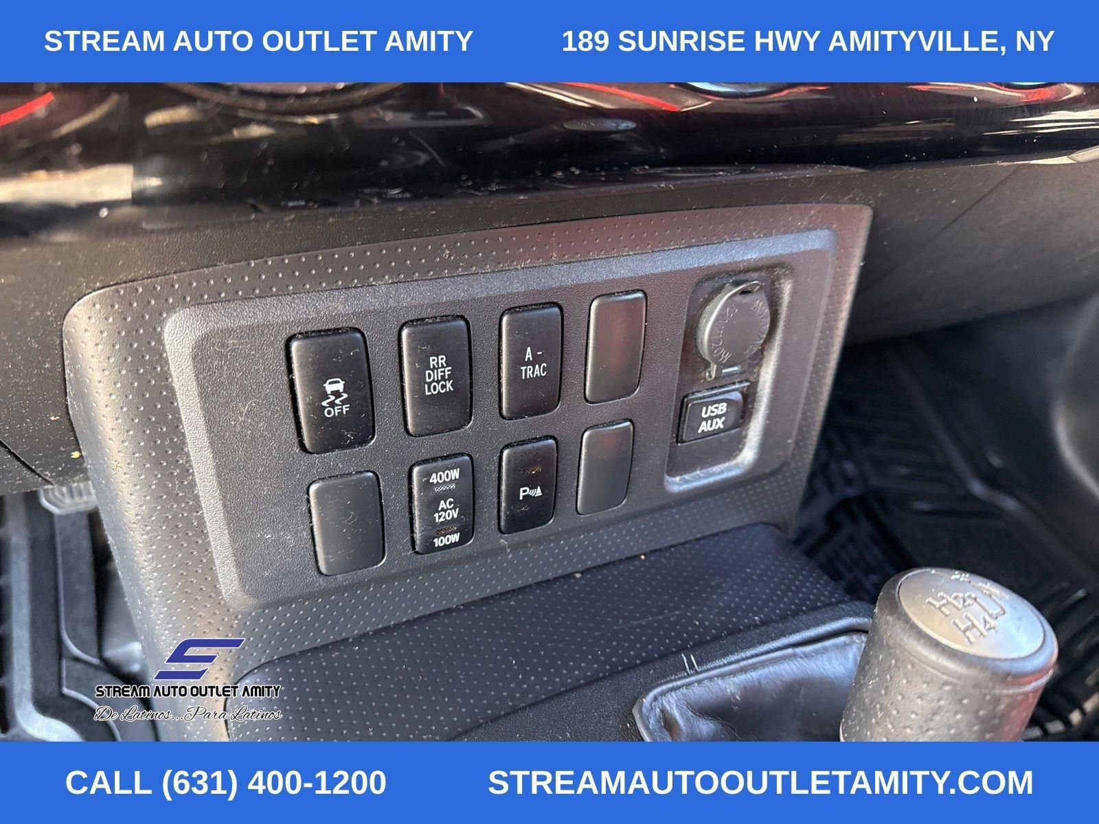 Used 2013 Toyota FJ Cruiser 4WD image 30