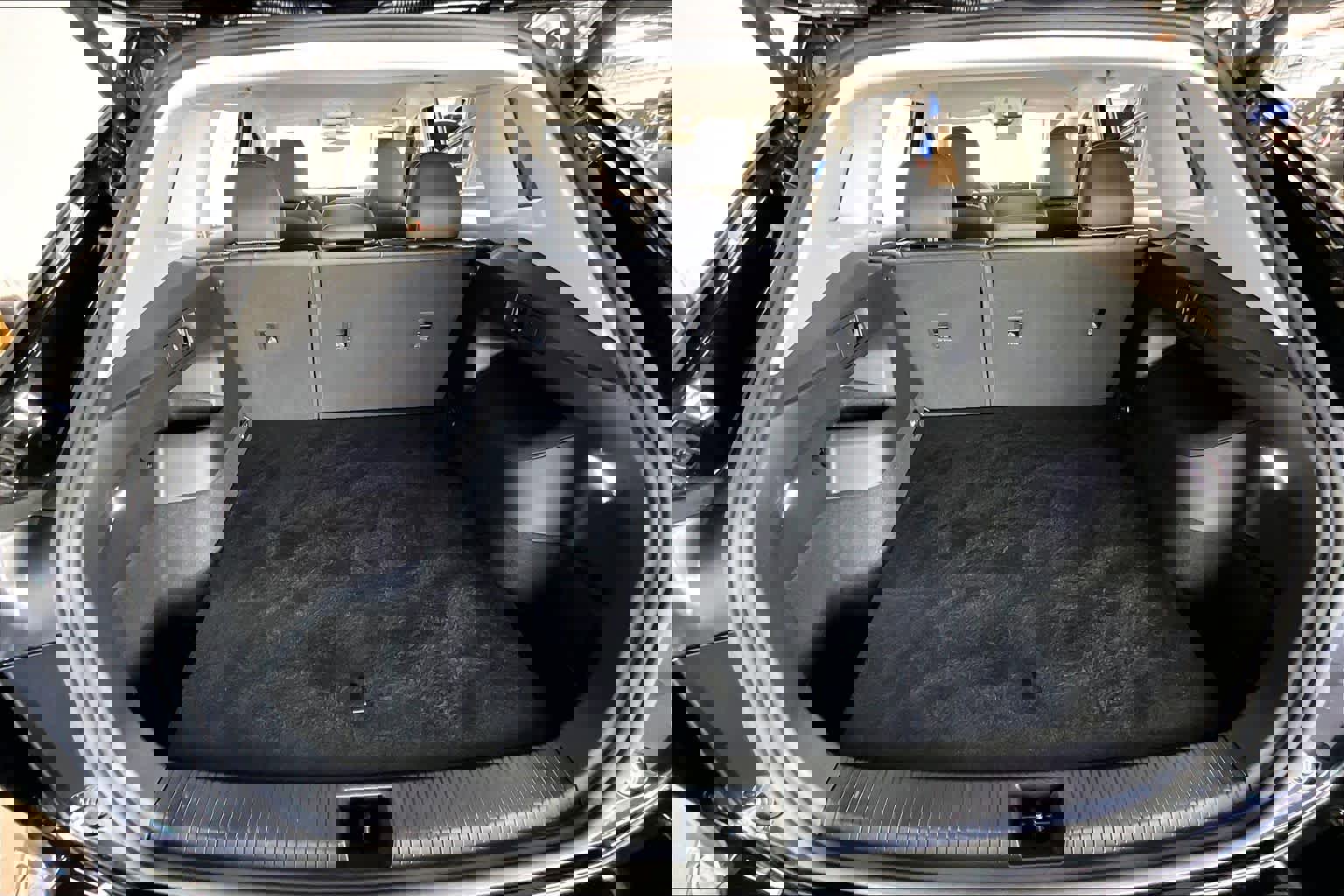 Used 2025 Volkswagen Tiguan SE image 30