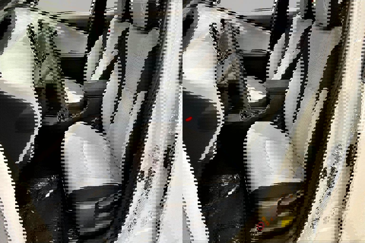 Used 2020 Toyota Prius LE image 21