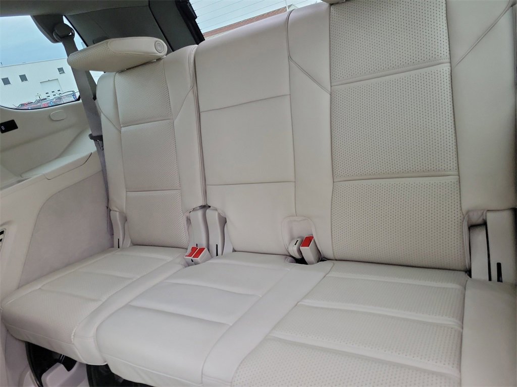 Certified 2022 Cadillac Escalade Premium Luxury Platinum image 12