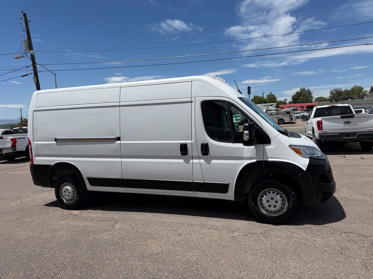 Used 2024 RAM ProMaster 2500 w/ Convenience Group FWD image 1