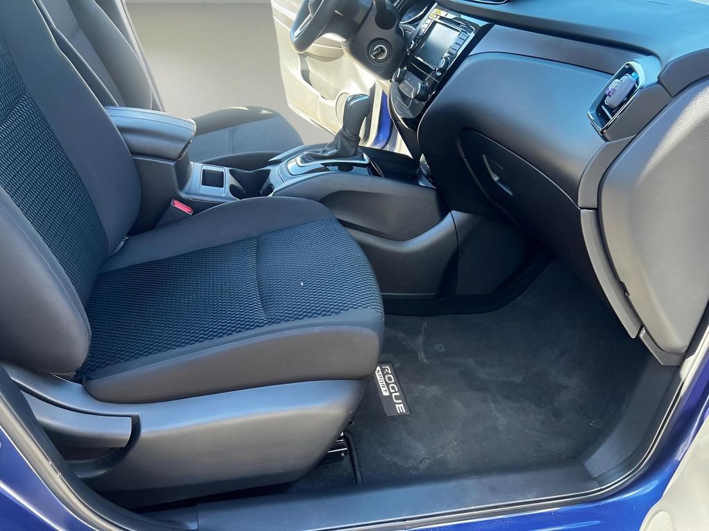 Used 2022 Nissan Rogue Sport S image 34
