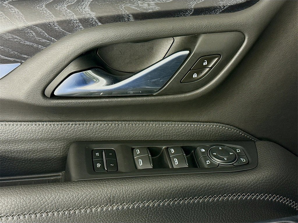 Used 2021 GMC Yukon Denali w/ Denali Premium Package image 19