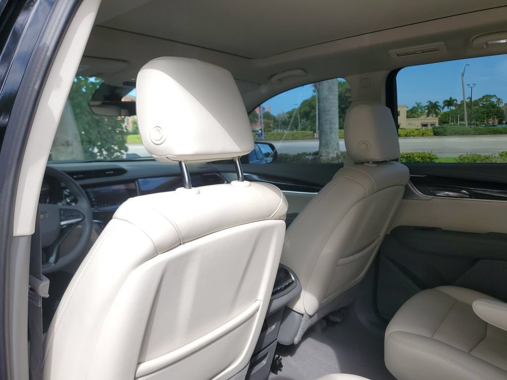 Certified 2023 Cadillac XT6 Premium Luxury w/ Technology Package FWD image 15