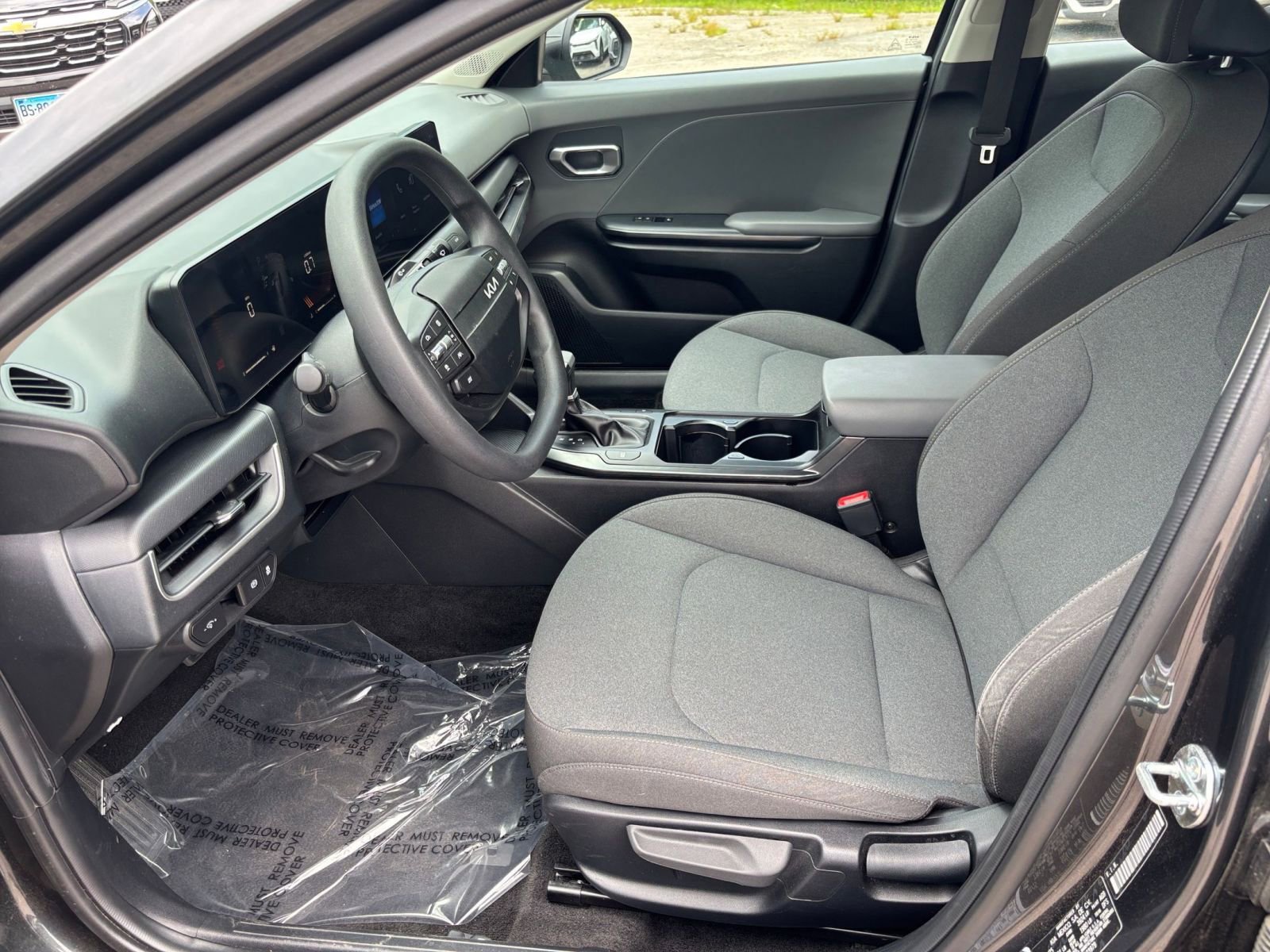 Used 2025 Kia K4 FWD image 25