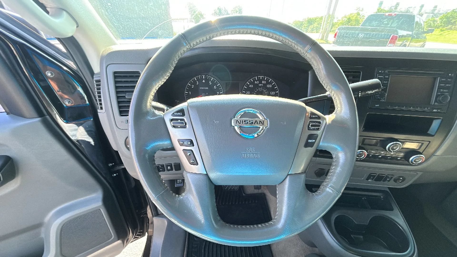 Used 2014 Nissan NV 3500 SL w/ Technology Package RWD image 20