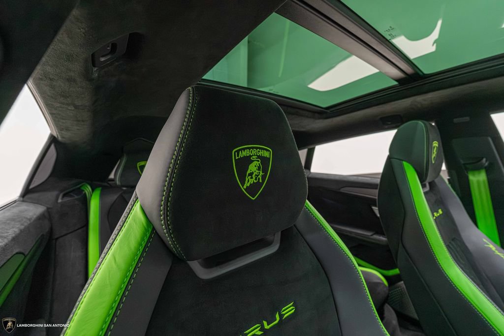 Used 2024 Lamborghini Urus Performante AWD/4WD image 25
