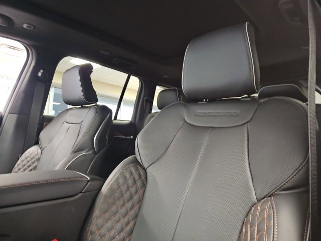New 2025 Jeep Grand Cherokee Summit image 18