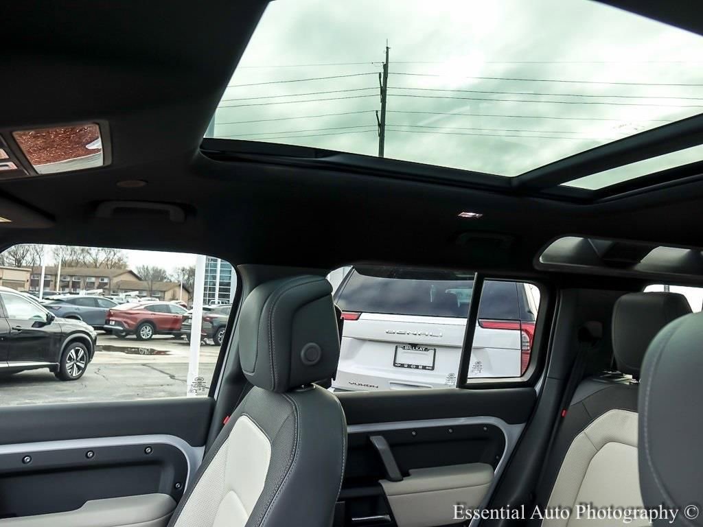 Used 2023 Land Rover Defender 110 X-Dynamic SE image 11