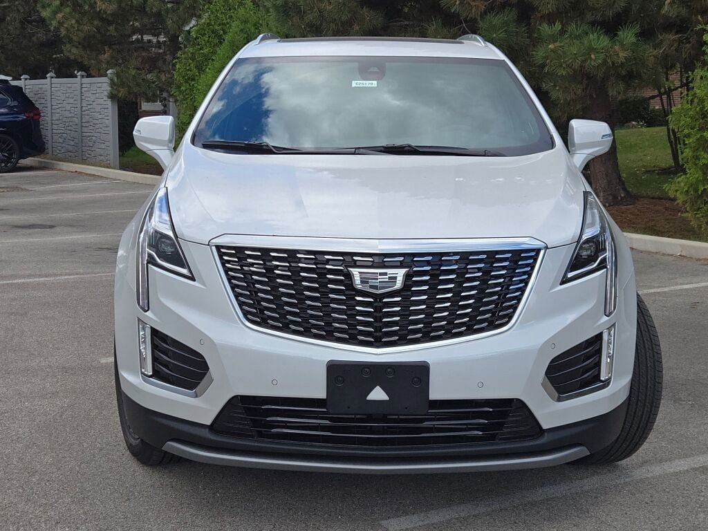 New 2025 Cadillac XT5 Premium Luxury w/ LPO, Red Accent Package image 4