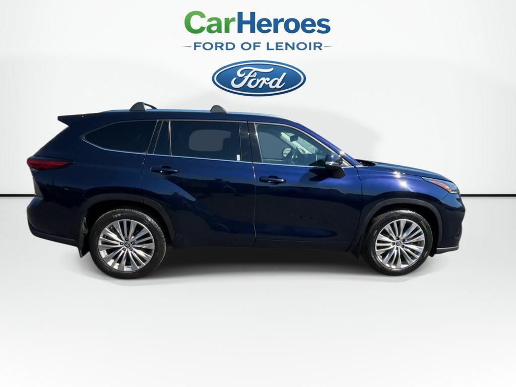 Used 2022 Toyota Highlander Platinum AWD/4WD image 9