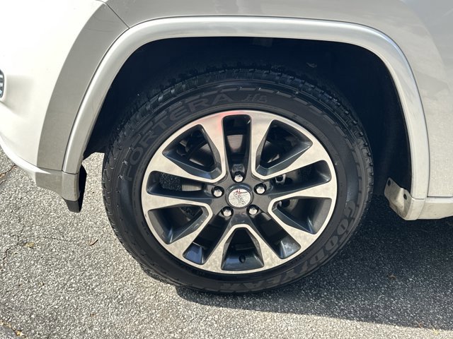 Used 2017 Jeep Grand Cherokee Overland RWD image 12