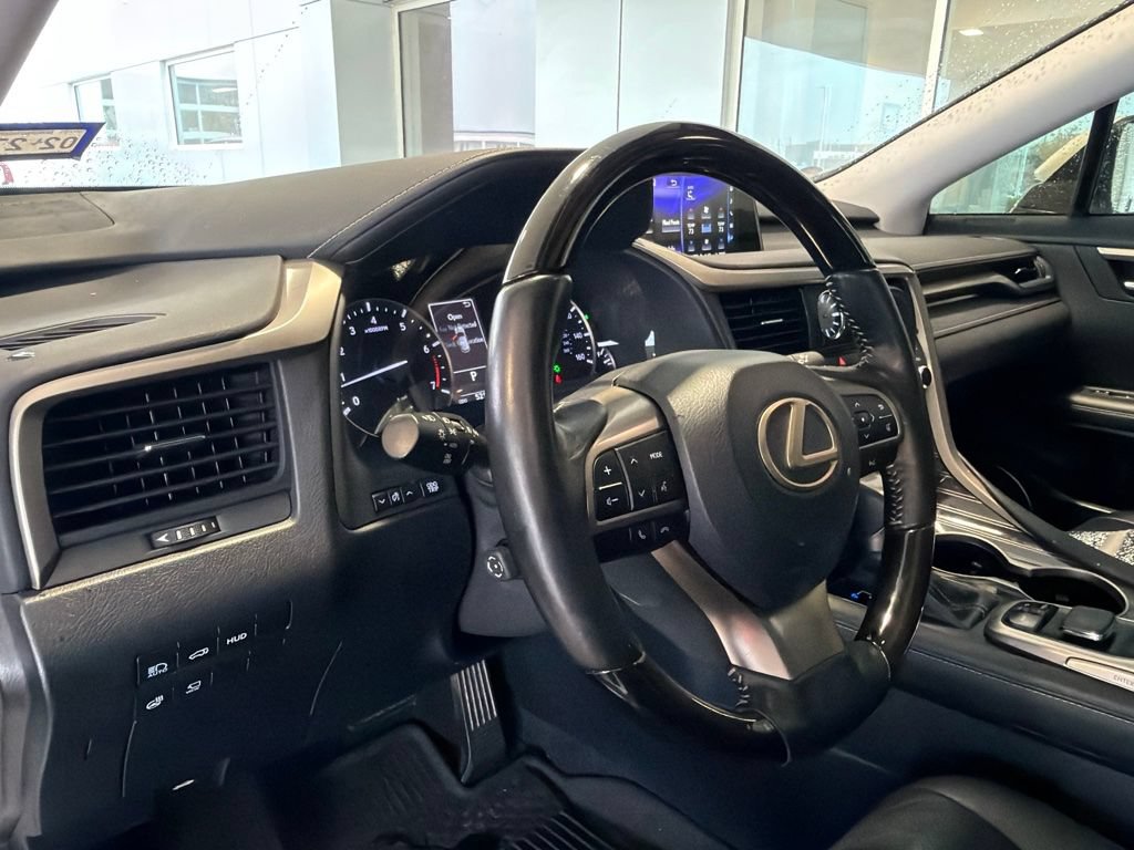 Used 2019 Lexus RX 350L Luxury w/ Accessory Package FWD image 3