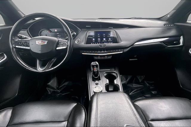 Used 2022 Cadillac XT4 Luxury w/ Cold Weather Package AWD/4WD image 14