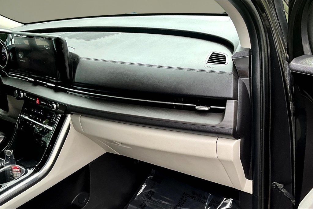 Used 2022 Kia Carnival EX FWD image 24