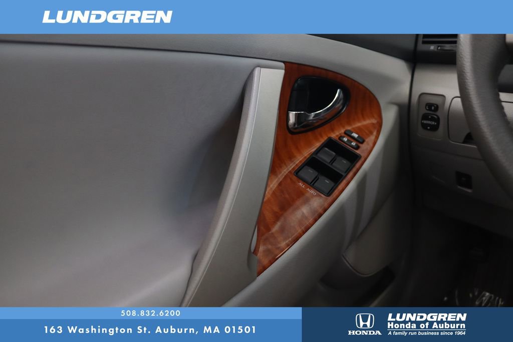 Used 2011 Toyota Camry XLE image 26