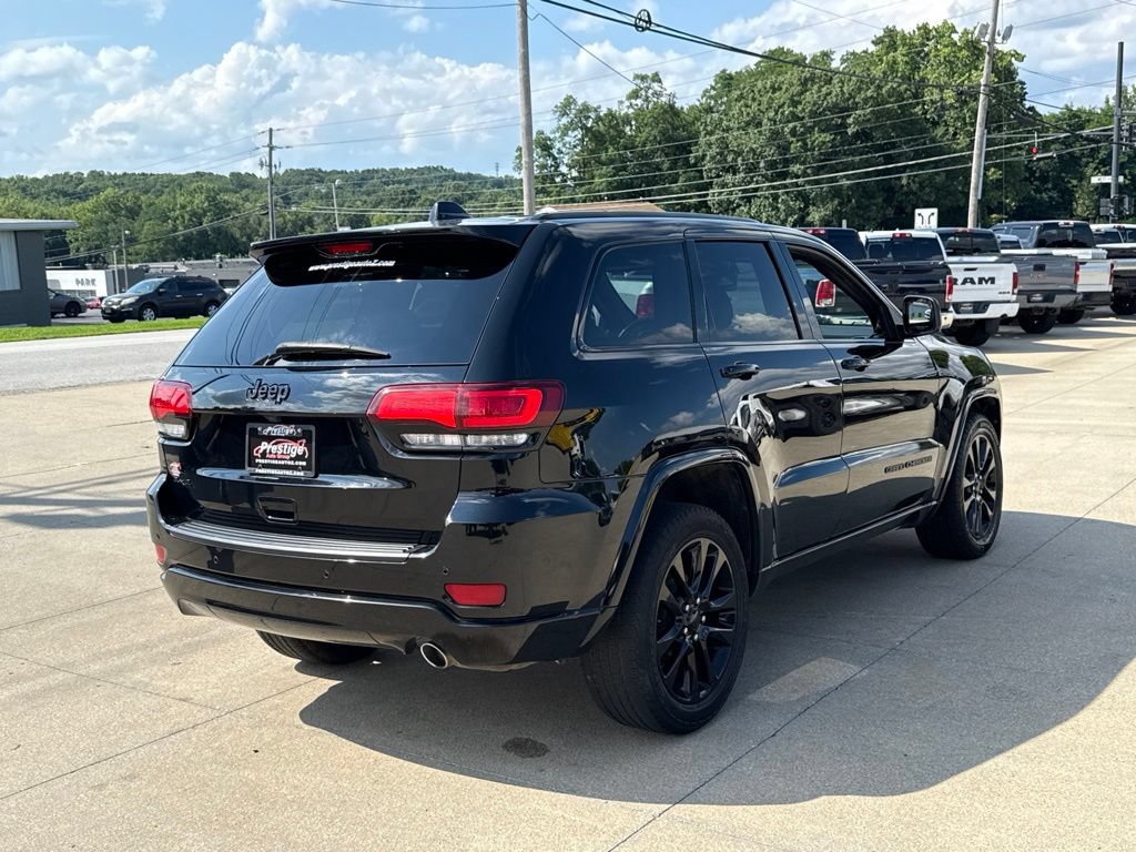 Used 2019 Jeep Grand Cherokee Altitude AWD/4WD image 17