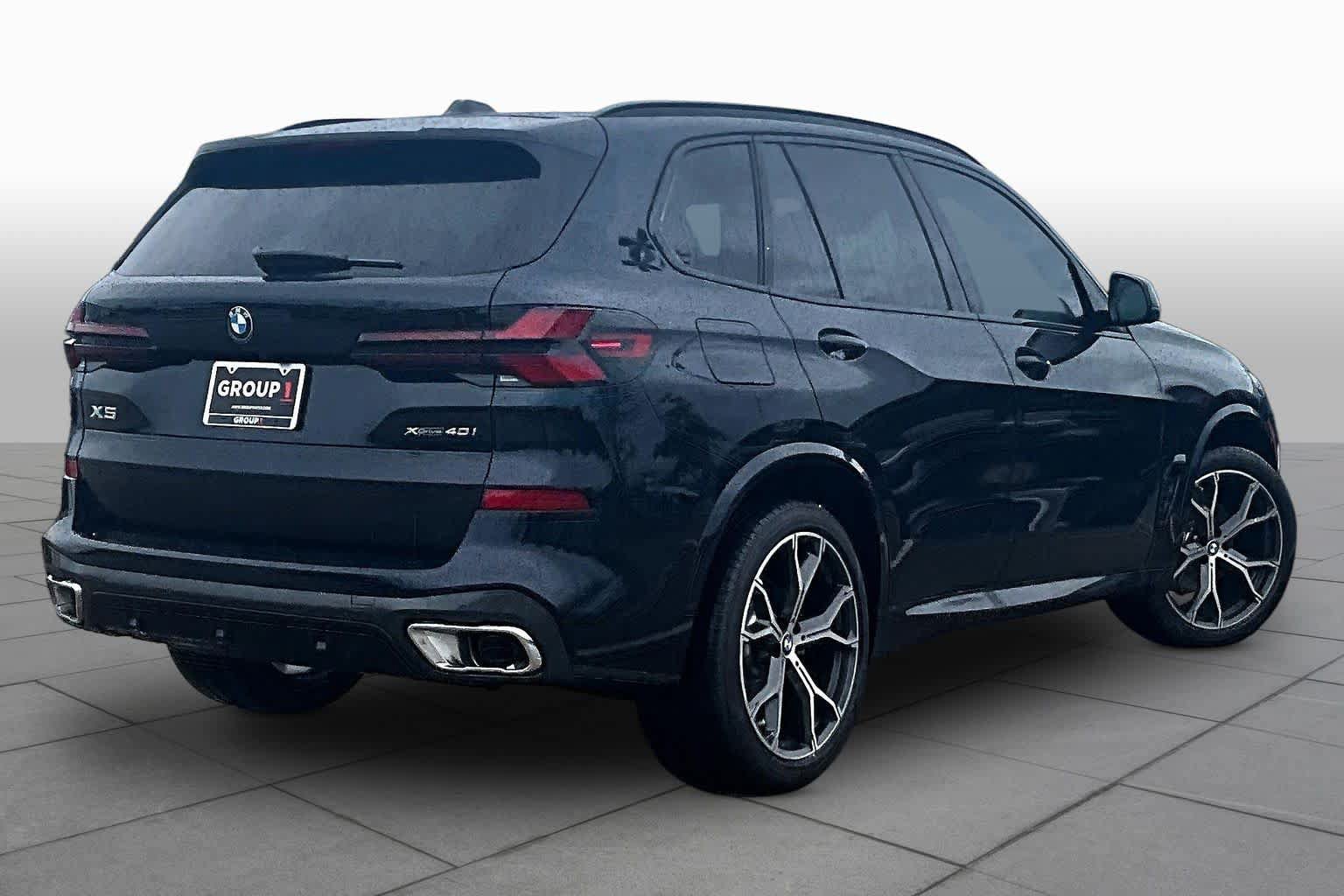 Used 2026 BMW X5 xDrive40i w/ M Sport Package AWD/4WD image 12