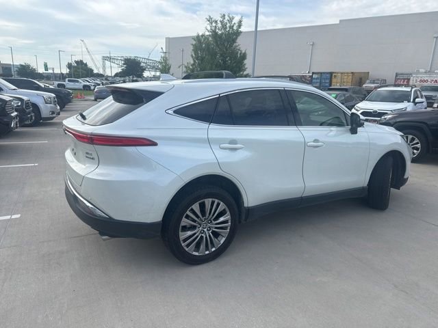 Used 2022 Toyota Venza XLE AWD/4WD image 3