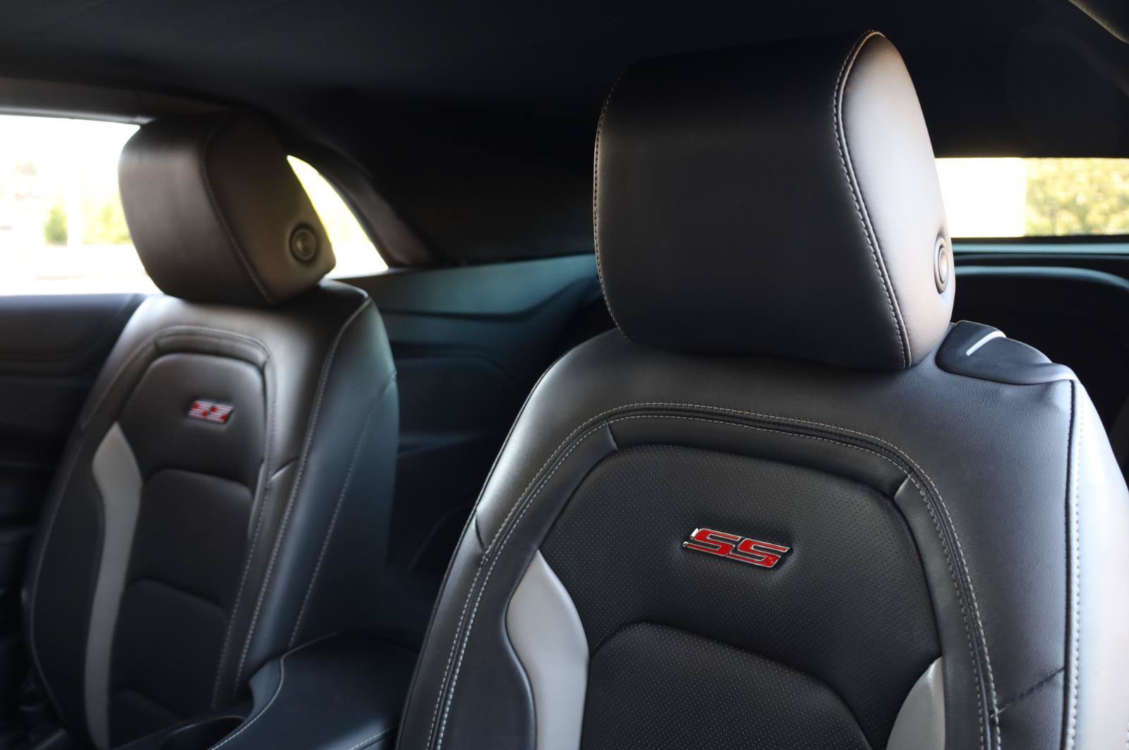 Used 2019 Chevrolet Camaro SS RWD image 28