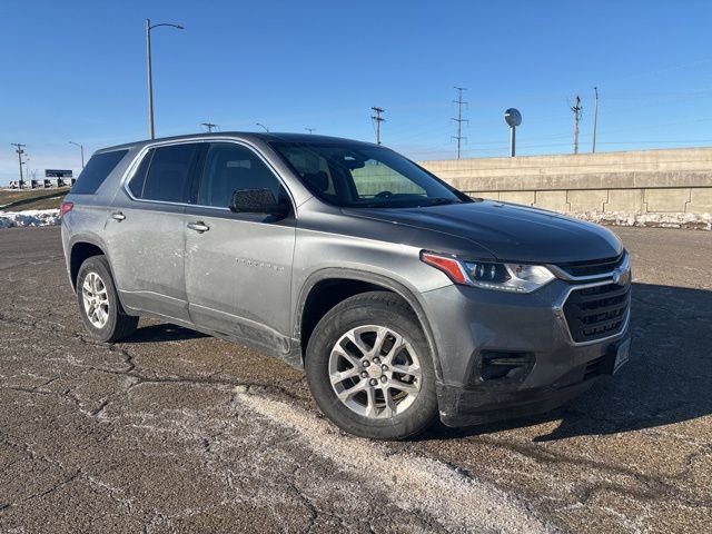 Used 2020 Chevrolet Traverse LS image 2