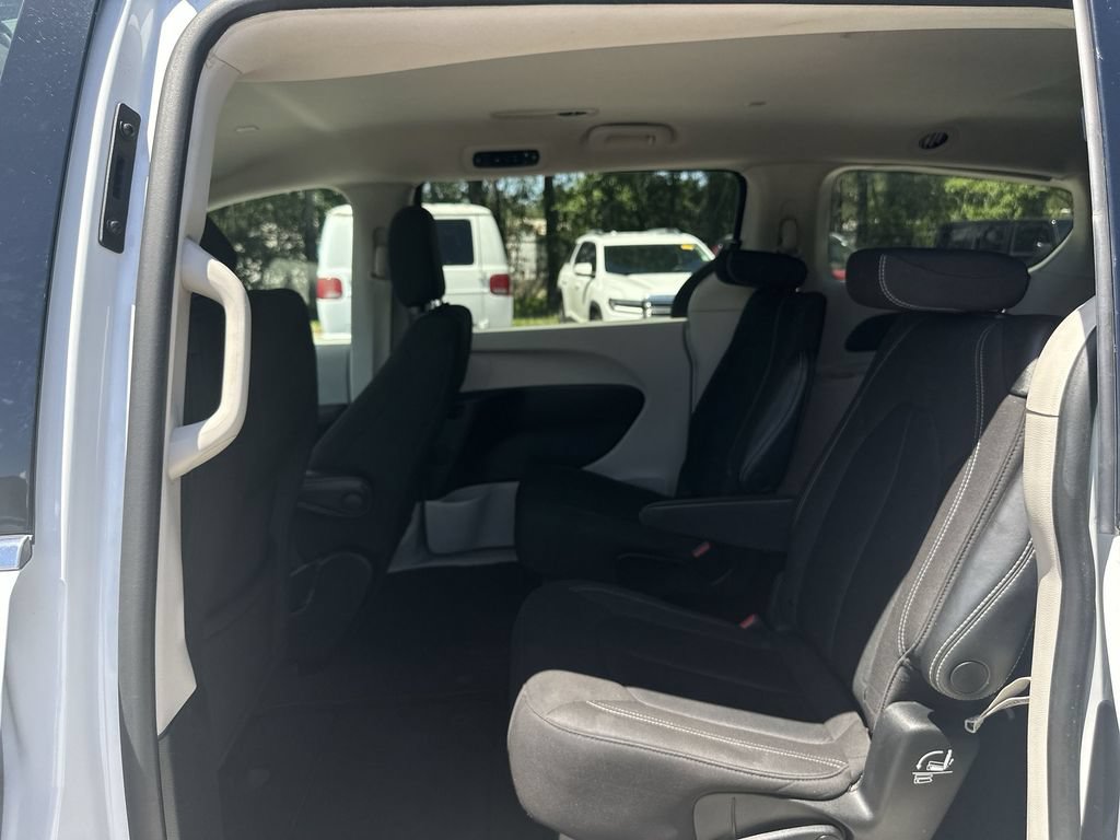 Used 2023 Chrysler Voyager LX FWD image 23