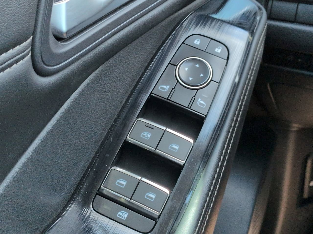 Used 2023 Nissan Rogue SL w/ SL Premium Package FWD image 26