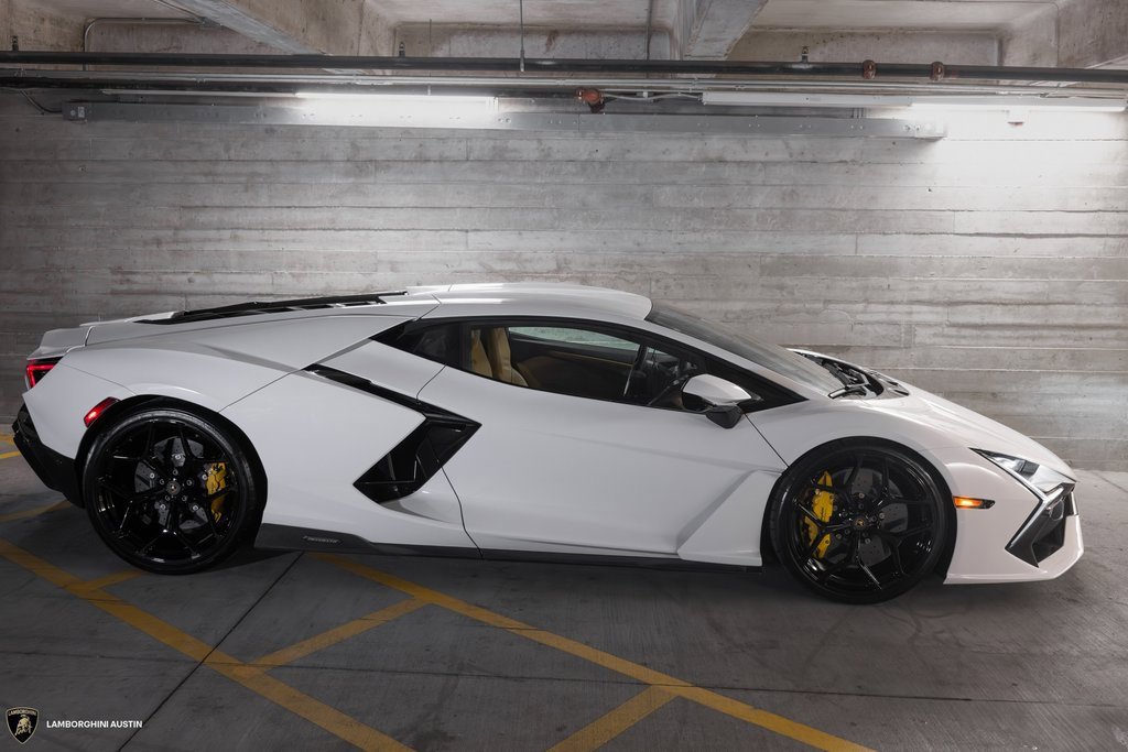Used 2024 Lamborghini Revuelto image 16