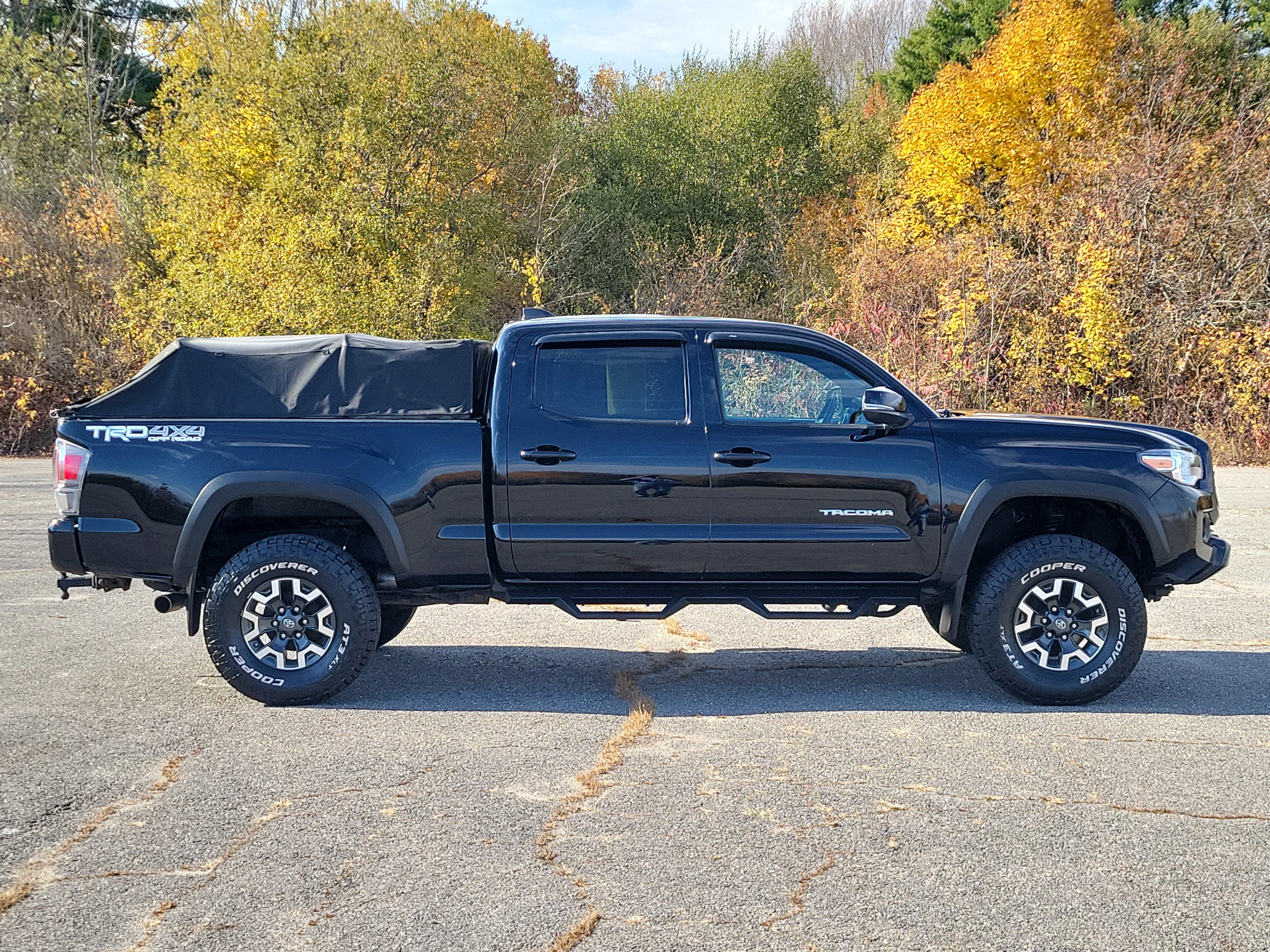 Used 2020 Toyota Tacoma TRD Off-Road w/ Technology Package AWD/4WD image 4