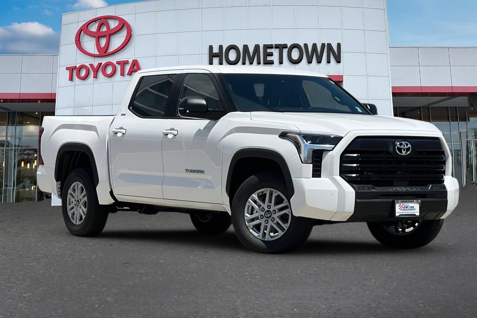 New 2026 Toyota Tundra SR5 w/ SR5 Premium Package AWD/4WD image 2