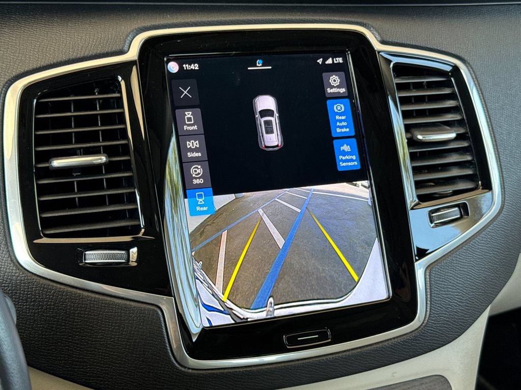 Certified 2023 Volvo XC90 T8 Plus AWD/4WD image 19