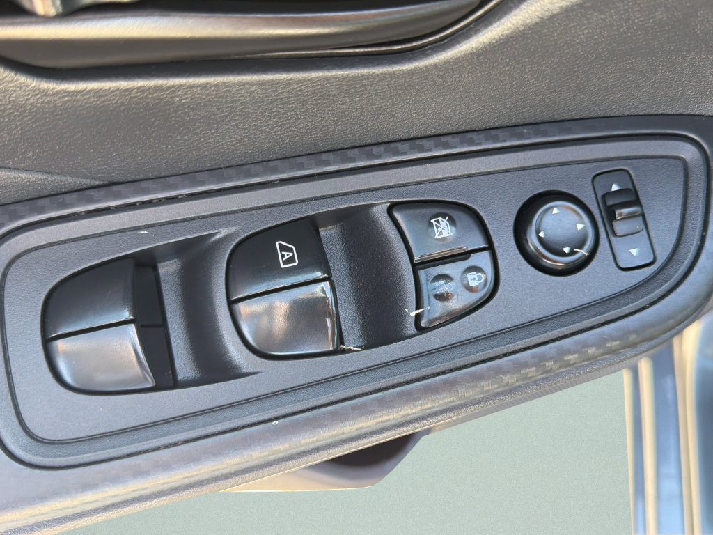 Used 2022 Nissan Versa S FWD image 19